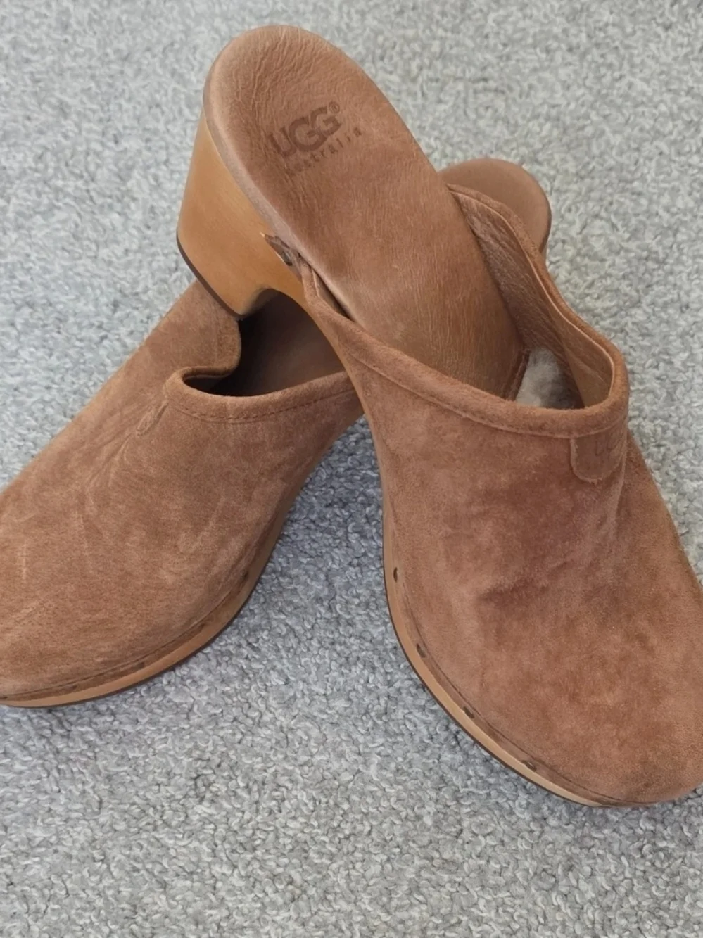 UGG Women’s Suede Clog Mule in Chestnut